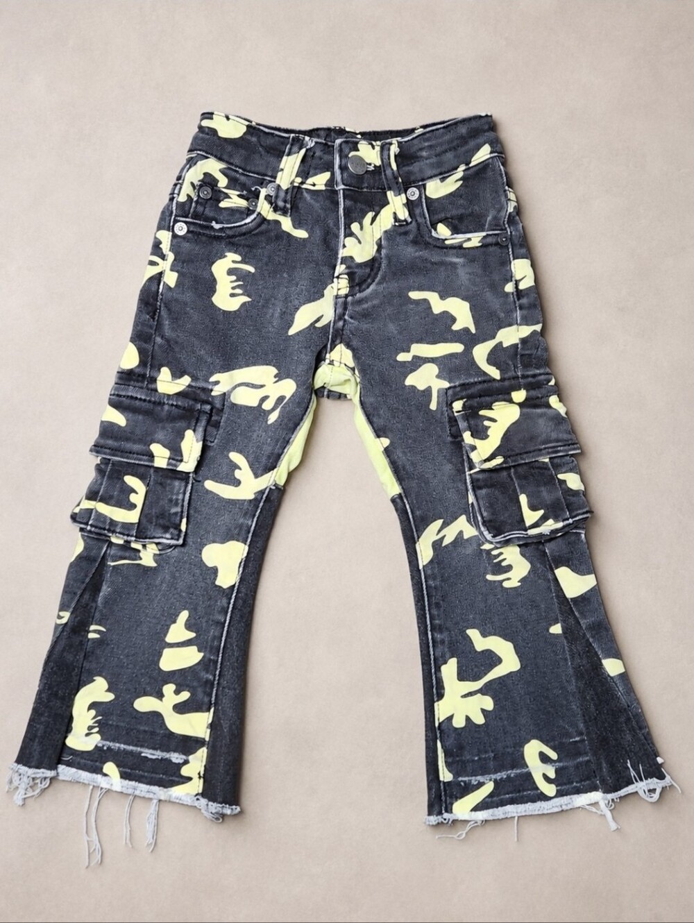 Valabasas Play Commander Taiga Camo Stacked Cargo Jeans 1T - Picture 2 of 16